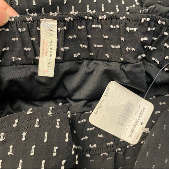 Free People Movement Jog It Off Romper Black Dash AOP Pocket Women's Sz S B34 - Picture 8 of 8